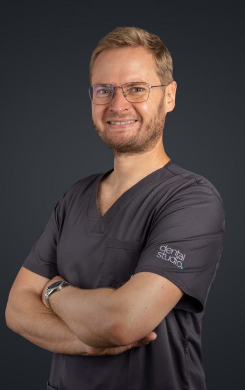 Dr Hubert de Grully, dentiste in Jumeirah Park, Dubaï